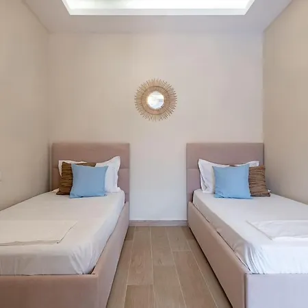 דירה Goro's 8 - Pool, Kitchen & Parking