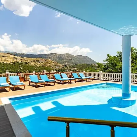 Apartament Goro's 8 - Pool, Kitchen & Parking