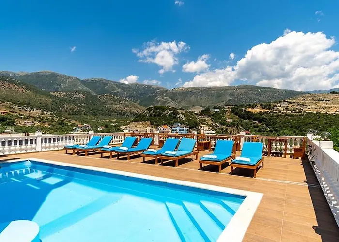 Goro's 8 - Pool, Kitchen & Parking * Himarë