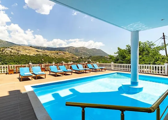 Daire Goro's 8 - Pool, Kitchen & Parking