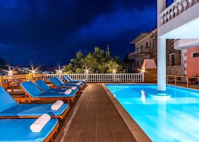 Goro's 8 - Pool, Kitchen & Parking Daire *