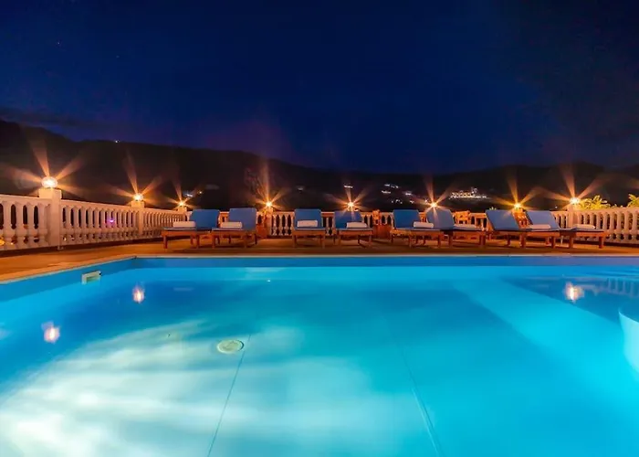 Daire Goro's 8 - Pool, Kitchen & Parking Himarë