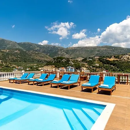 Goro's 8 - Pool, Kitchen & Parking * Himare